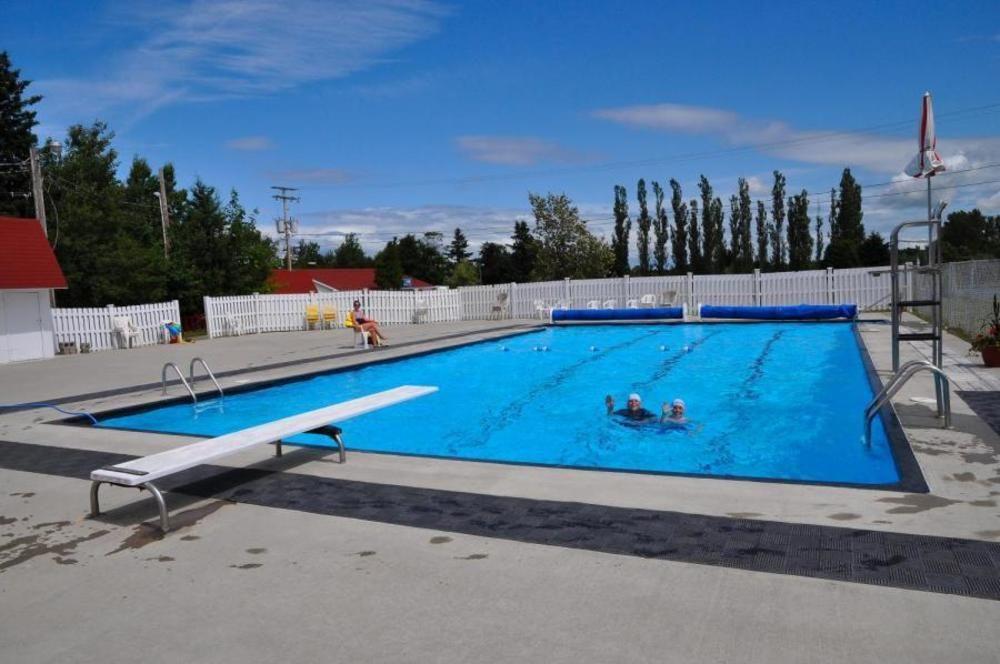 Camping & Chalets De La Demi-Lieue Hotell Saint-Jean-Port-Joli Eksteriør bilde